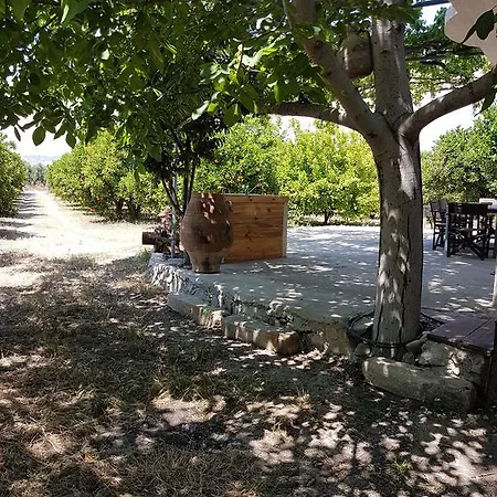 Kalivie Bio Farm & Retreat مزرعة للإقامة *